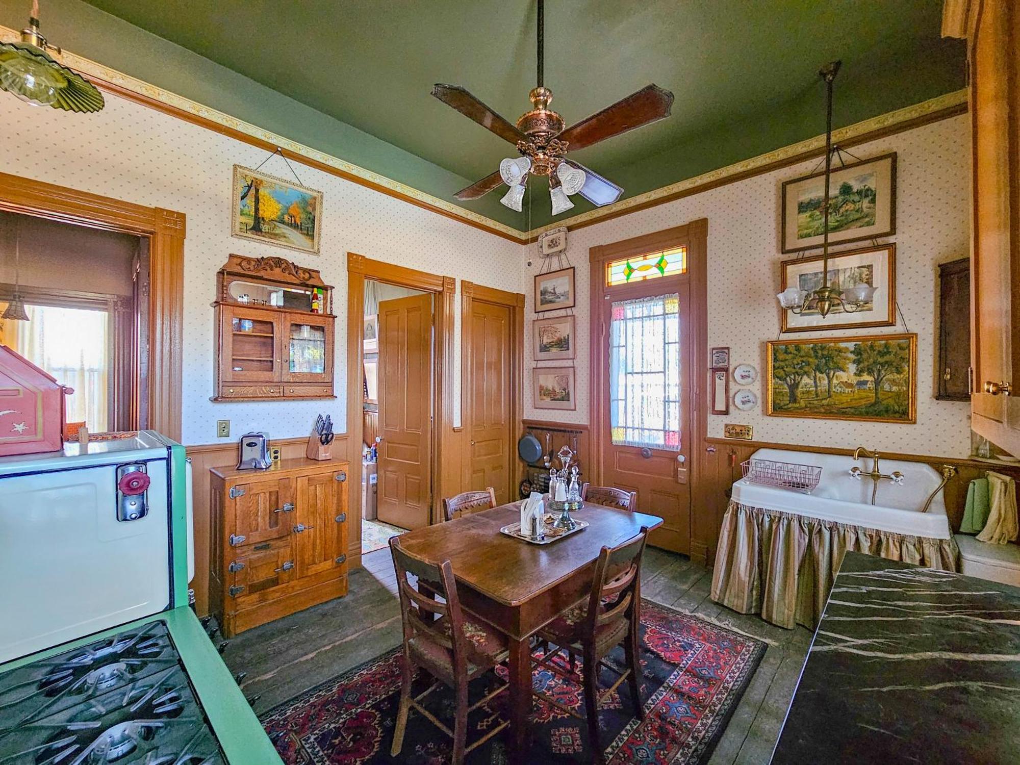 The Jd Hyde Historic Inn Visalia Exterior photo